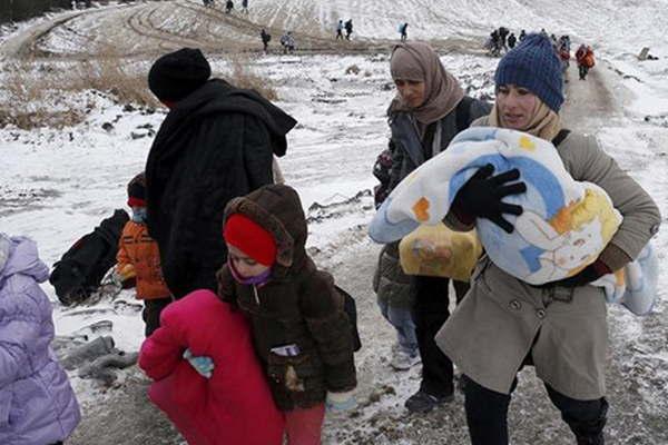 Mueren al menos 29 bebeacutes y nintildeos en Siria por hipotermia
