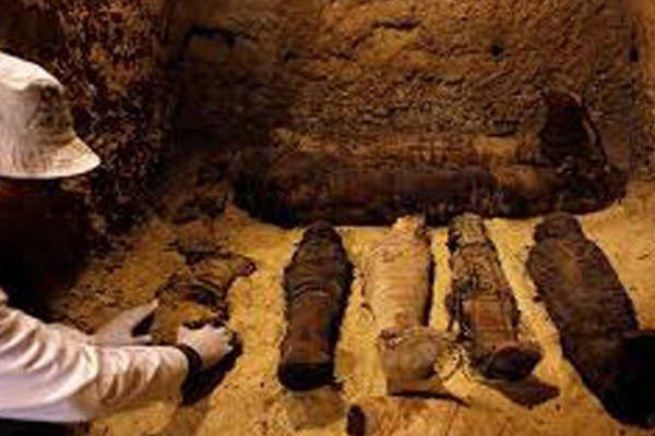 Descubren grupo  de momias en Egipto