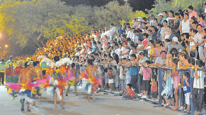 Seis comparsas y nueve carrozas participaraacuten de los Corsos de Carnaval
