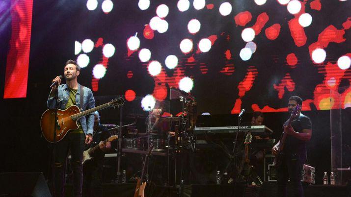 Luciano Pereyra hizo delirar a sus fanaacuteticas en La Banda