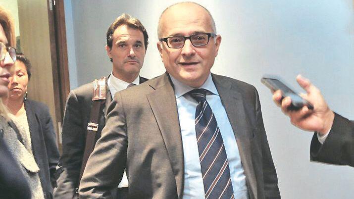 Llega una misioacuten del FMI para revisar las cuentas puacuteblicas