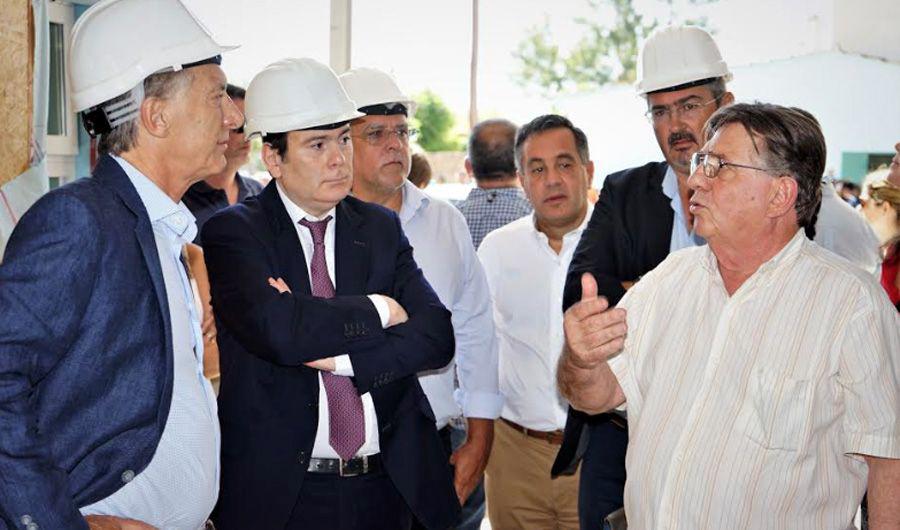 El gobernador y el presidente Macri visitaron una obra de un jardiacuten de infantes en Quimiliacute