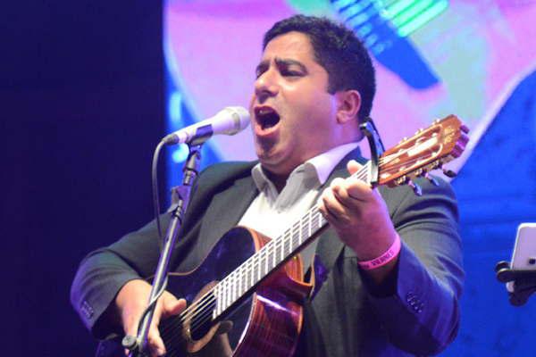 Martiacuten en paz con su padre y en pareja