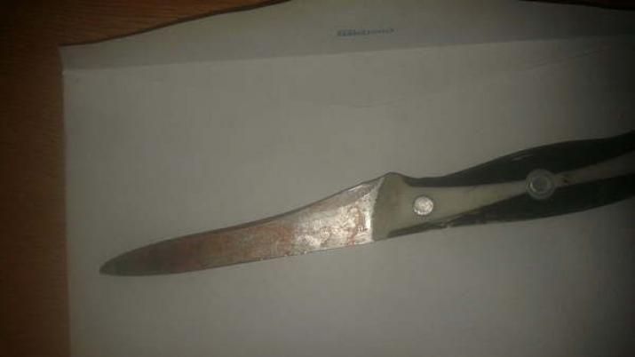 Una joven hirioacute con un cuchillo a un muchacho que la interceptoacute