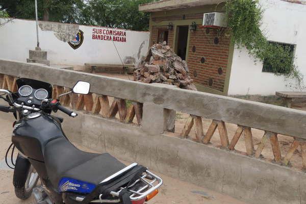 Violento derrape de motociclista con golpes