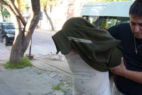 Preventiva para un depravado que besoacute a nintildea en un templo