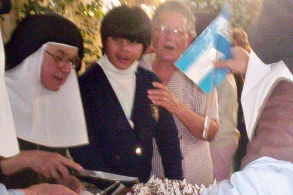 Las Hnas de la Cruz celebran 50 antildeos de misioacuten en Quimiliacute