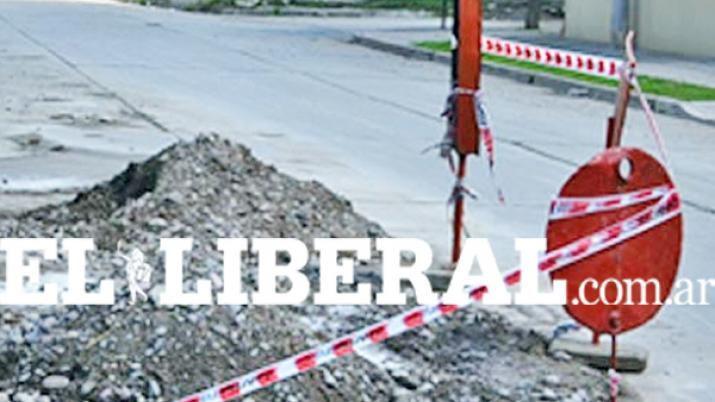 Mujer se llevoacute por delante un montiacuteculo de escombros y sufrioacute heridas