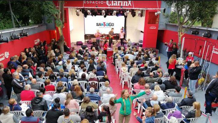 Exitosa promocioacuten turiacutestica de Santiago en Mar del Plata