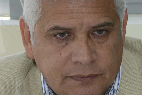 Agredioacute a trompadas a su compantildeero de trabajo por una deuda de  600