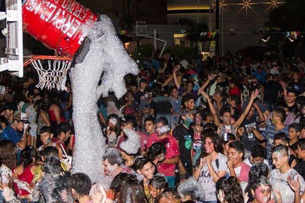 Franco Arroyo brindaraacute su espectaacuteculo en la apertura del Carnaval de la Familia del club Oliacutempico