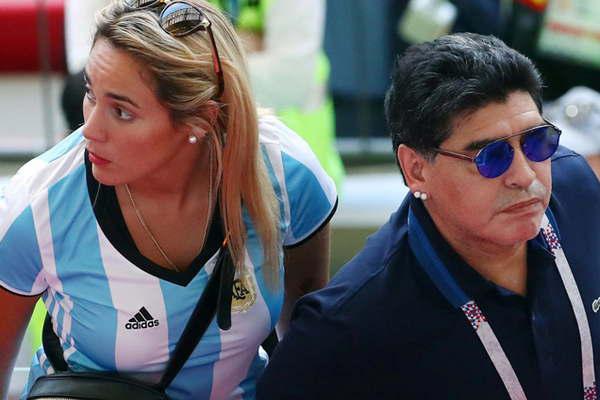 Rociacuteo Oliva le exigiriacutea a Diego Maradona 6 millones de doacutelares 