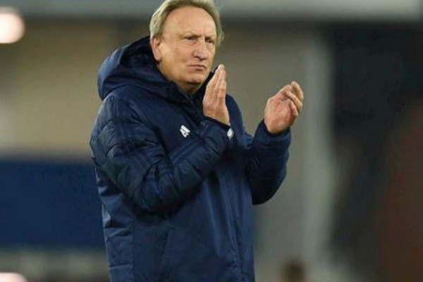 El DT de Cardiff y el capitaacuten de Nantes en el funeral de Sala