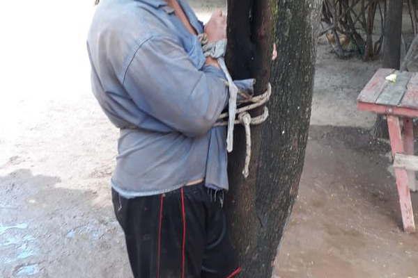 Lo condenan por atar a un aacuterbol al padrastro y robar  40000 y armas en Tintina