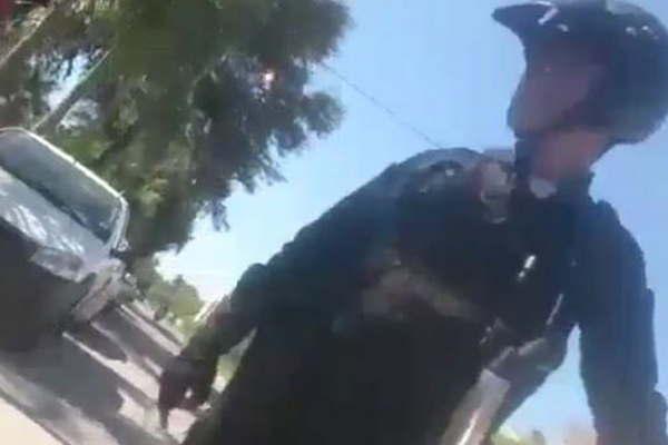 Viralizan video de dos policiacuteas pidiendo coima a motociclistas