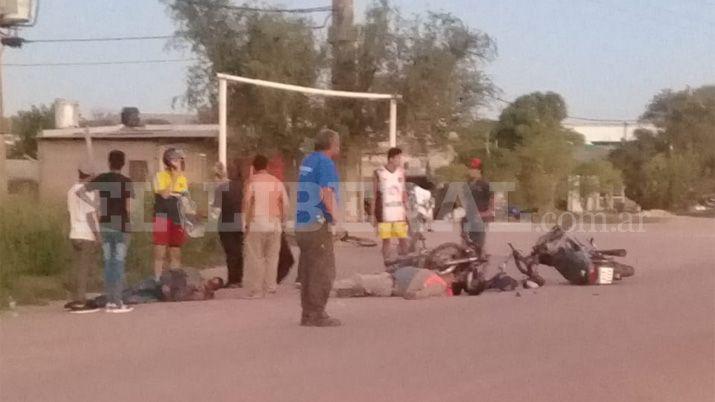 Grave choque frontal entre motociclistas en Bandera