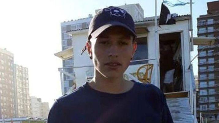 Acusoacute a un joven de robarle y lo matoacute de una trompada