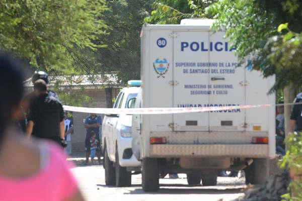 La herida fue directa al corazoacuten y se desangroacute