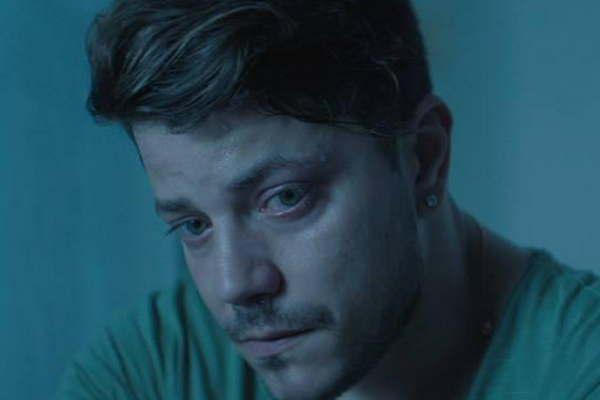 Un actor santiaguentildeo se volvioacute violento y adicto a la cocaiacutena