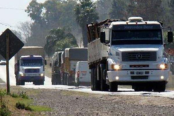 La Agencia de Seguridad Vial restringe la circulacioacuten de camiones en rutas