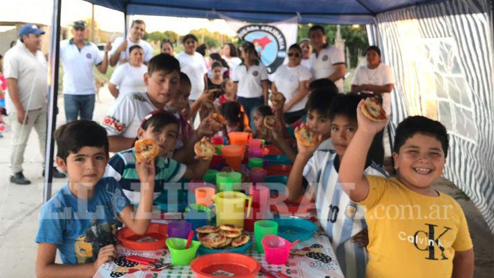 Recorrer los barrios ms humildes de la Capital del Rosquete
