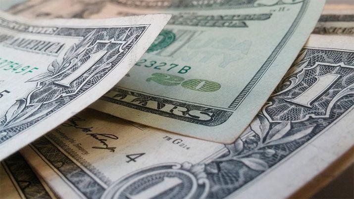 El dólar cerró a 3979 su mximo nivel en tres meses