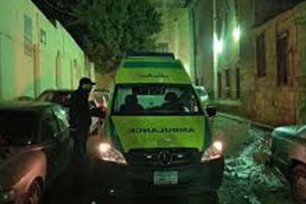 Dos policiacuteas muertos por explosioacuten suicida en El Cairo Egipto 