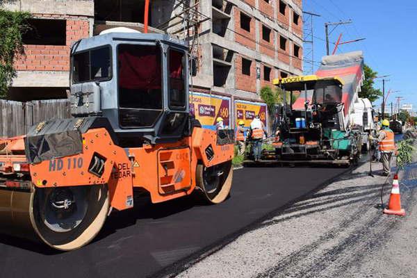 Avanzan las obras de reencarpetado de la avenida Belgrano norte