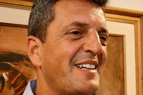 Massa propone que los jueces rindan examen ante el Congreso y si no  aprueban echarlos