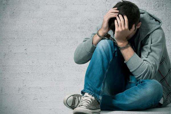 Poner liacutemites ayuda a que un adolescente no llegue a un punto criacutetico de violencia