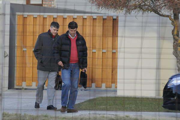 Manzanares contoacute que Muntildeoz comproacute casas y farmacias