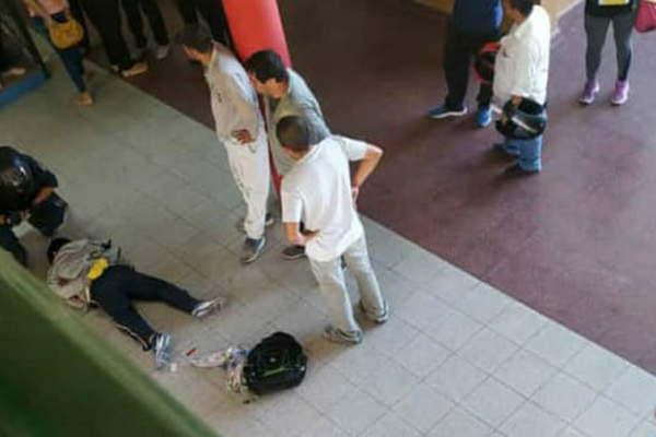 Hace siete diacuteas que veniacutea planeando coacutemo matarla a la profesora de historia