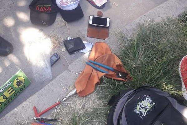 Utilizaban inhibidores de sentildeal para robar bienes de automoacuteviles