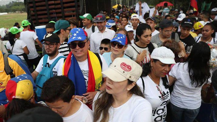 Se lleva a cabo el concierto Venezuela Aid Live