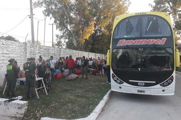 Caen dos choferes de un tour de compras que llevaban 2 kg de cocaiacutena en el aire acondicionado