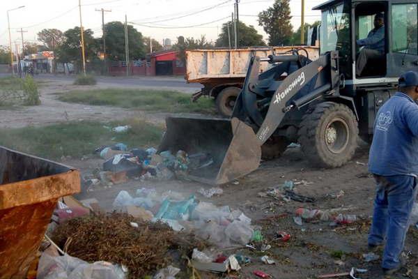 La comuna realizoacute tareas de limpieza en varios barrios