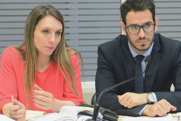 Mi profesor me apretaba las piernas y los pechos confesoacute alumna de 12 antildeos