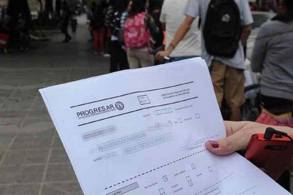 Desde el viernes se inscribiraacute para las becas Progresar