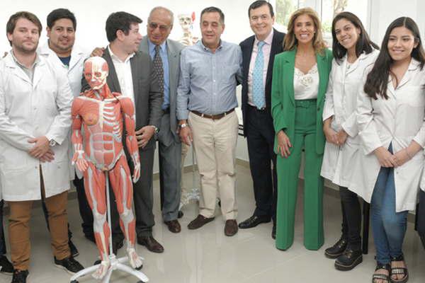 Zamora y el ministro Finocchiaro inauguraron la sede de la Facultad de Ciencias Meacutedicas