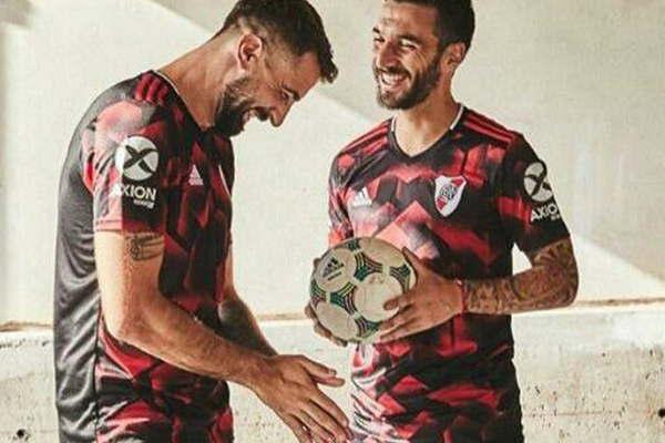 River presentoacute ayer su nueva camiseta alternativa 