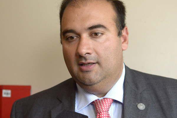 Falta de meacuterito para comerciante cuya esposa funcionaria judicial denuncioacute por el abuso de su hijo