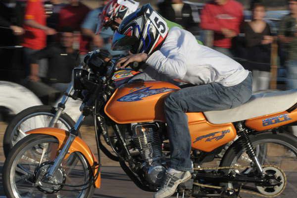 Arrancan las picadas de autos y motos en San Marc