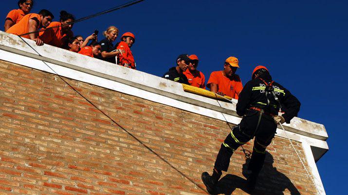 Bomberos Voluntarios se capacitaron en rescate en altura