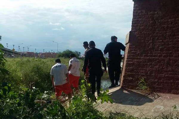 Dos hermanos adolescentes perdieron la vida  en las aguas del riacuteo Dulce bajo el Puente Negro