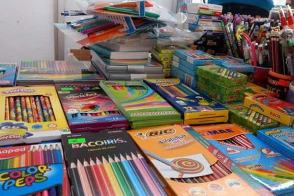 Piden donaciones de uacutetiles escolares para los alumnos de escasos recursos