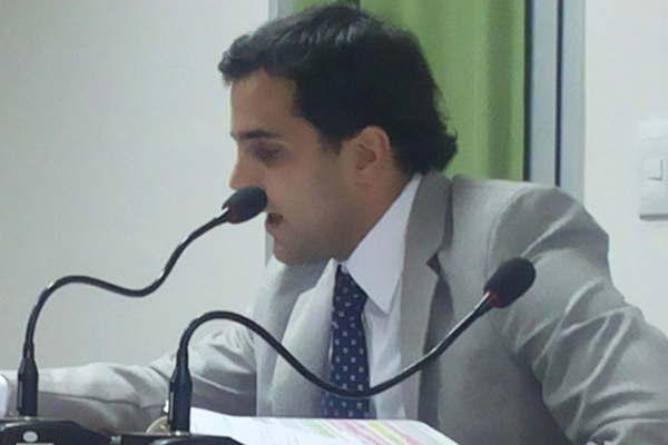 El padre del alumno que acuchilloacute a la vicedirectora denuncioacute a la profesora de Historia 