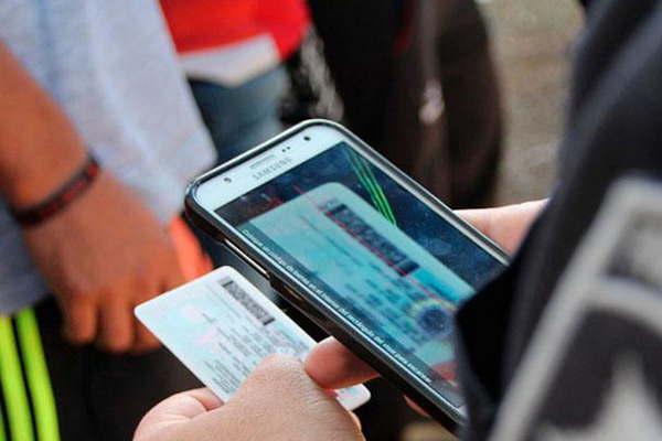 Tribuna Segura llega por primera vez a Santiago  