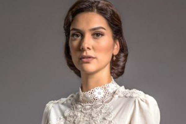 Berguumlzar Korel confesoacute- Me enamoreacute del guioacuten