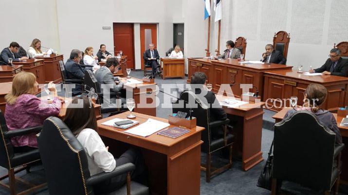 Los ediles capitalinos debaten sobre la nueva tarifa para los taxis