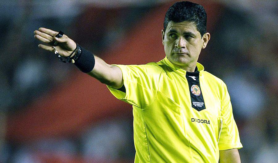 Exaacuterbitros denuncian a Oacutescar Ruiz por acoso sexual